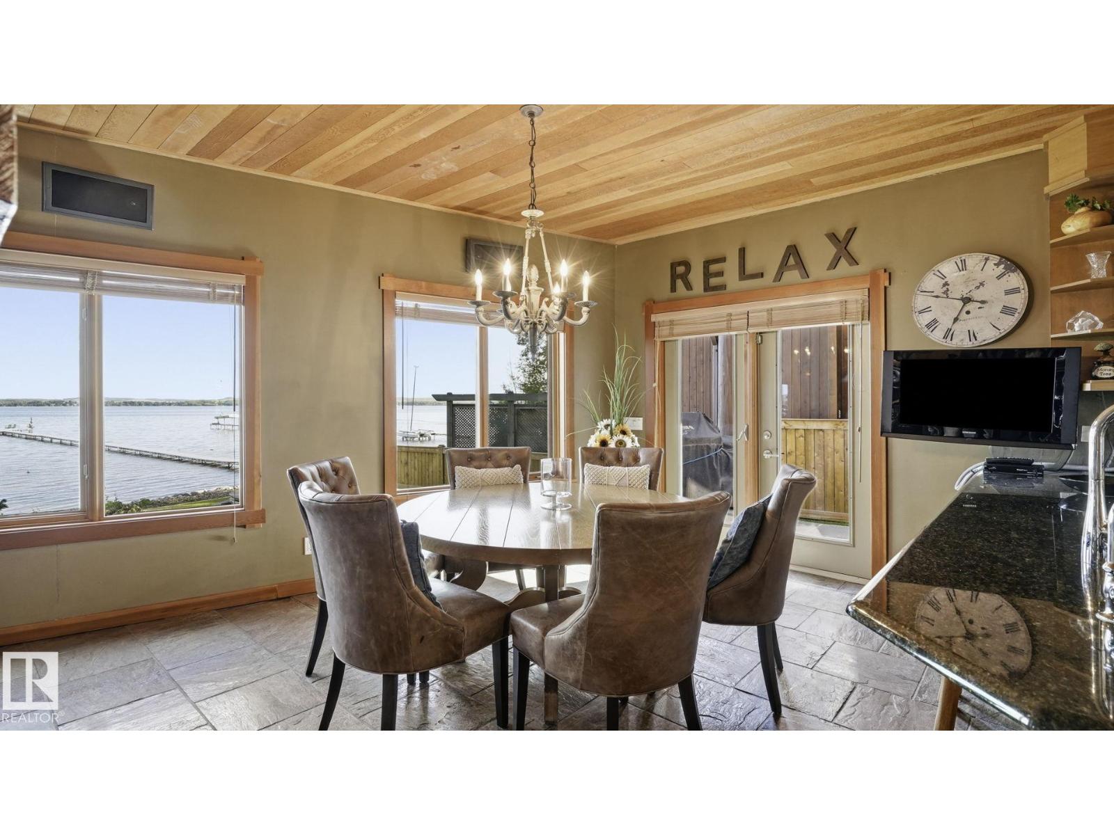 1067 1 Av Property Photo 12