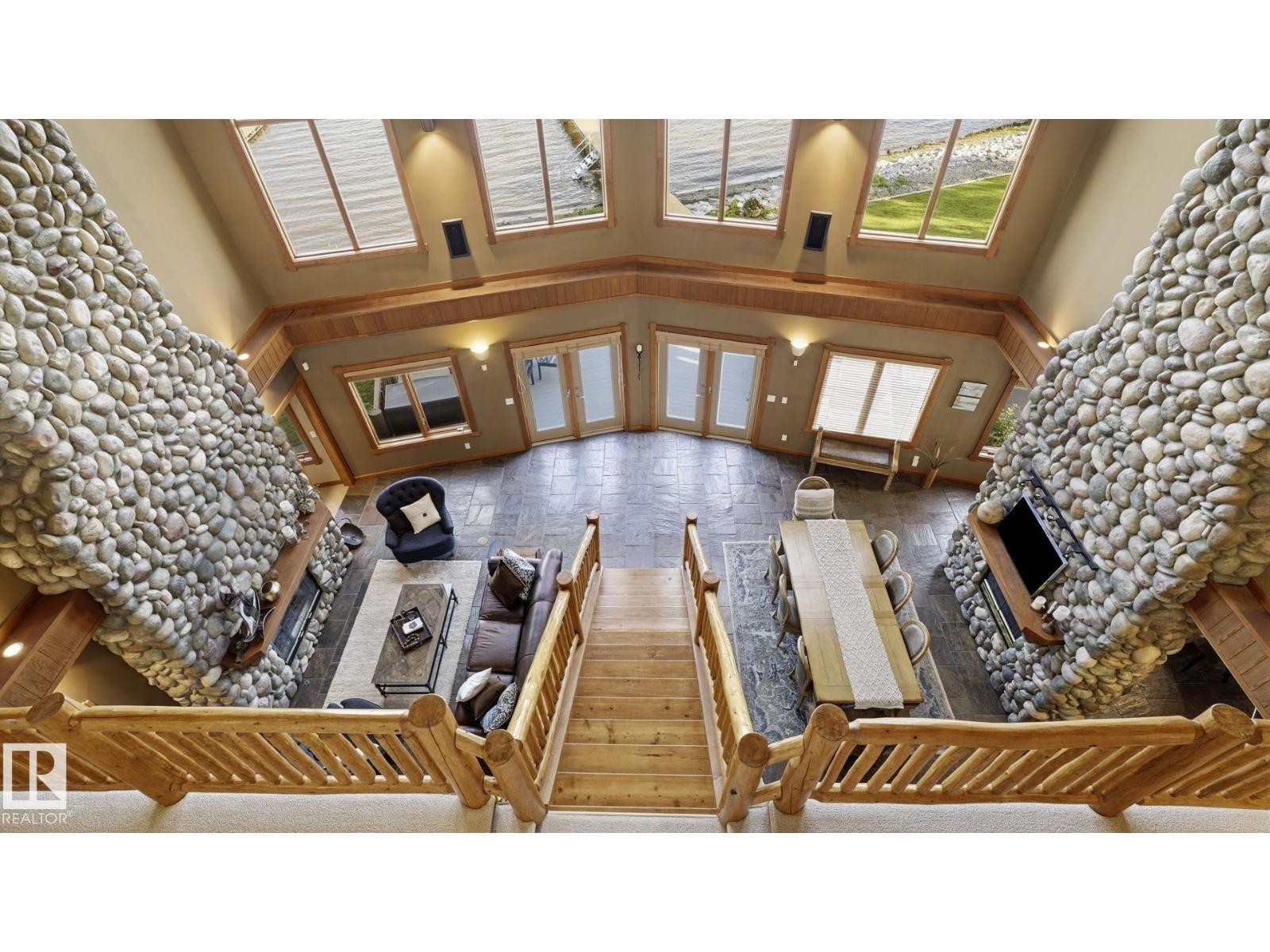 1067 1 Av Property Photo 16