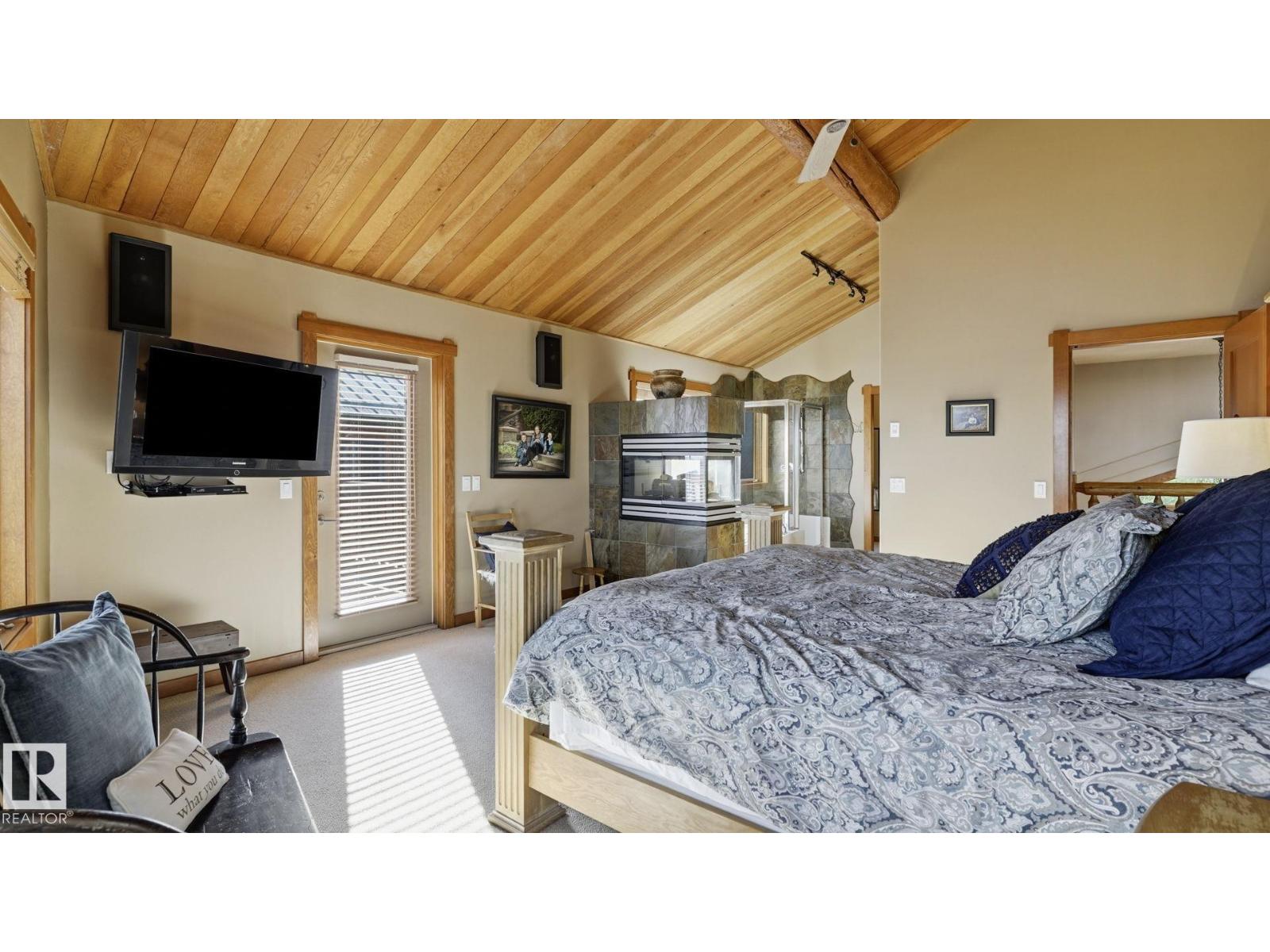1067 1 Av Property Photo 30