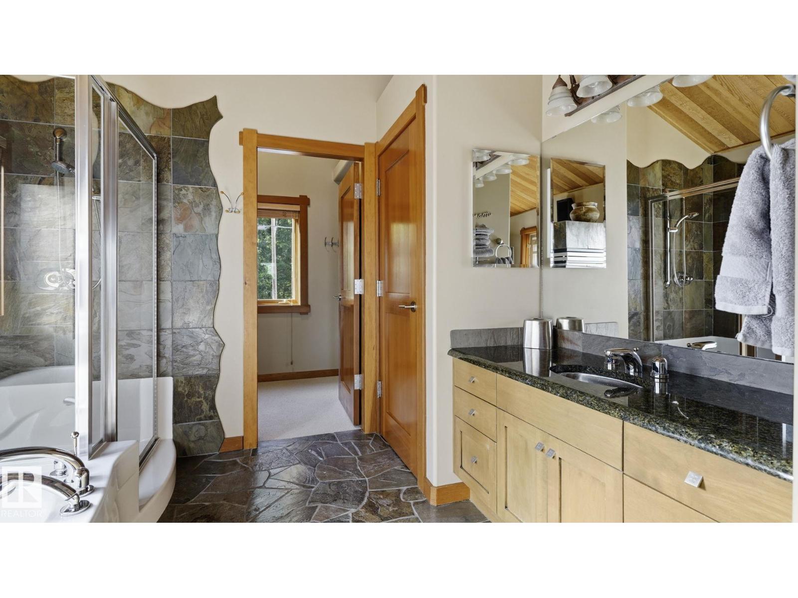 1067 1 Av Property Photo 33