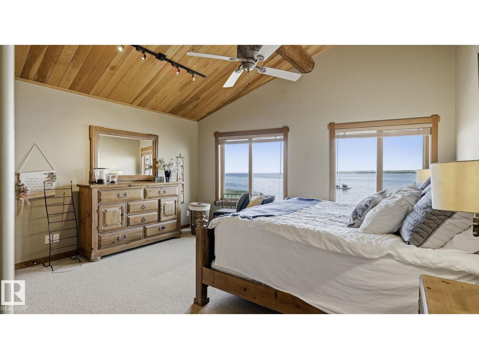 1067 1 Av Property Photo 38