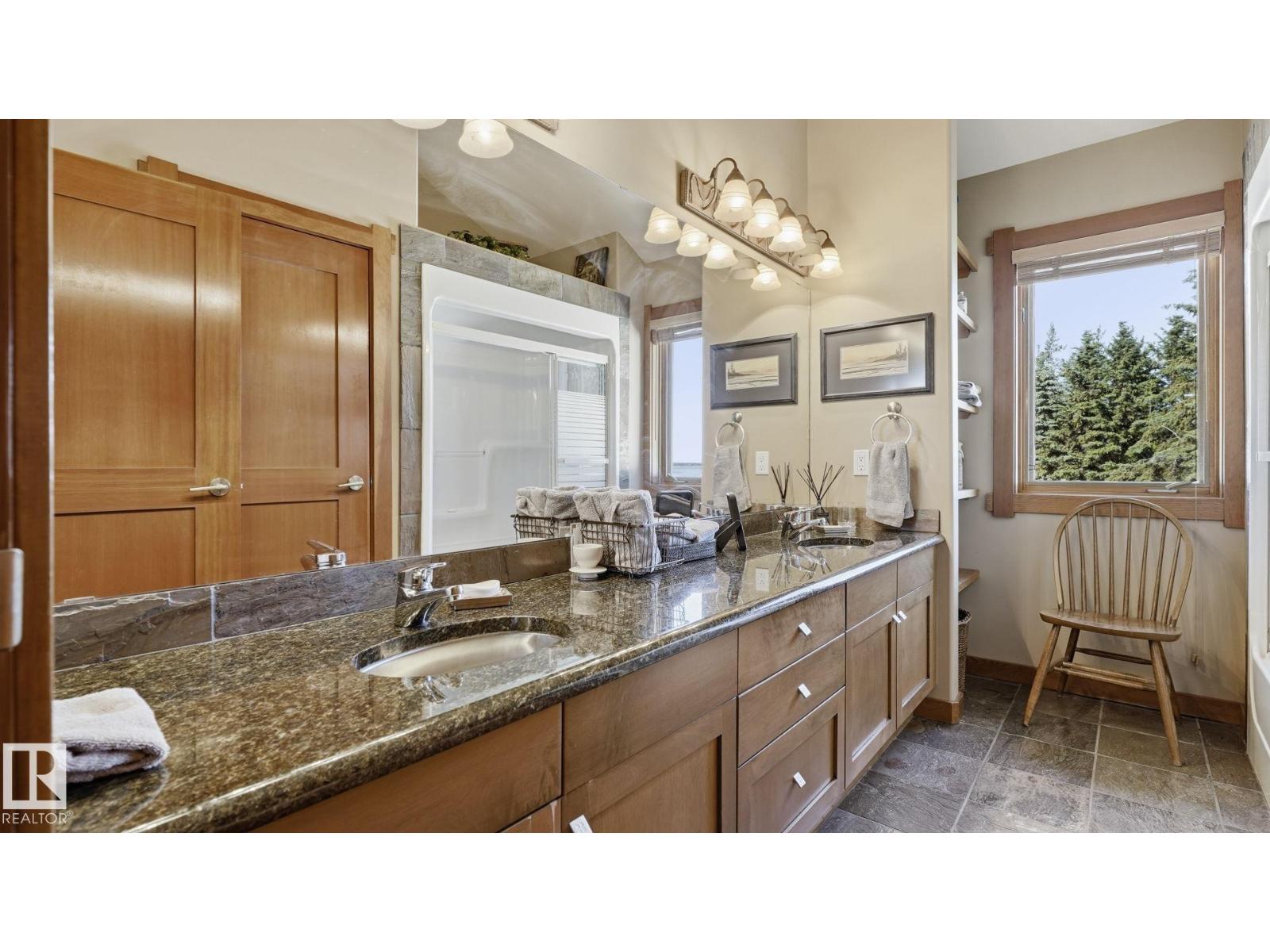 1067 1 Av Property Photo 39
