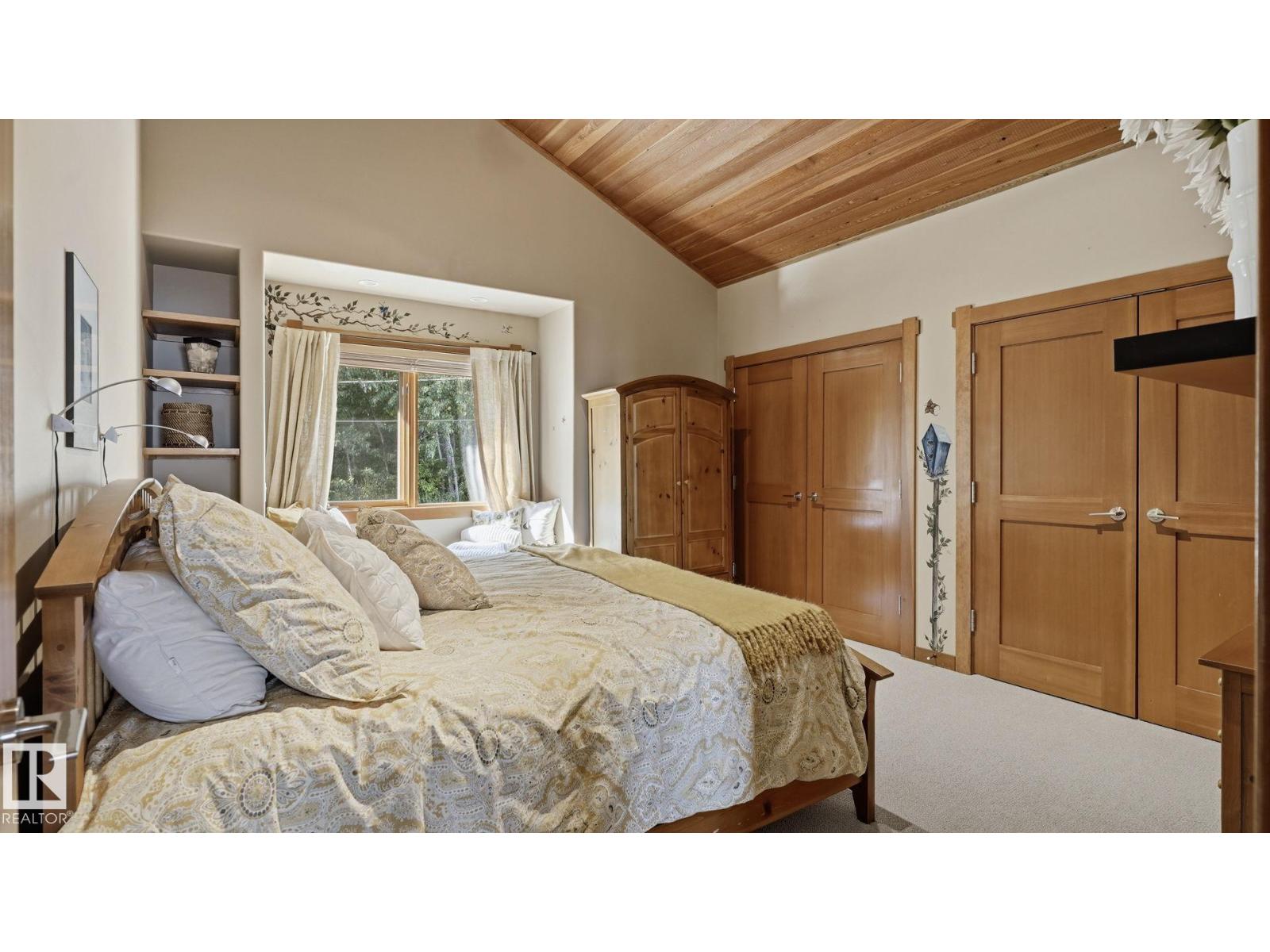 1067 1 Av Property Photo 40