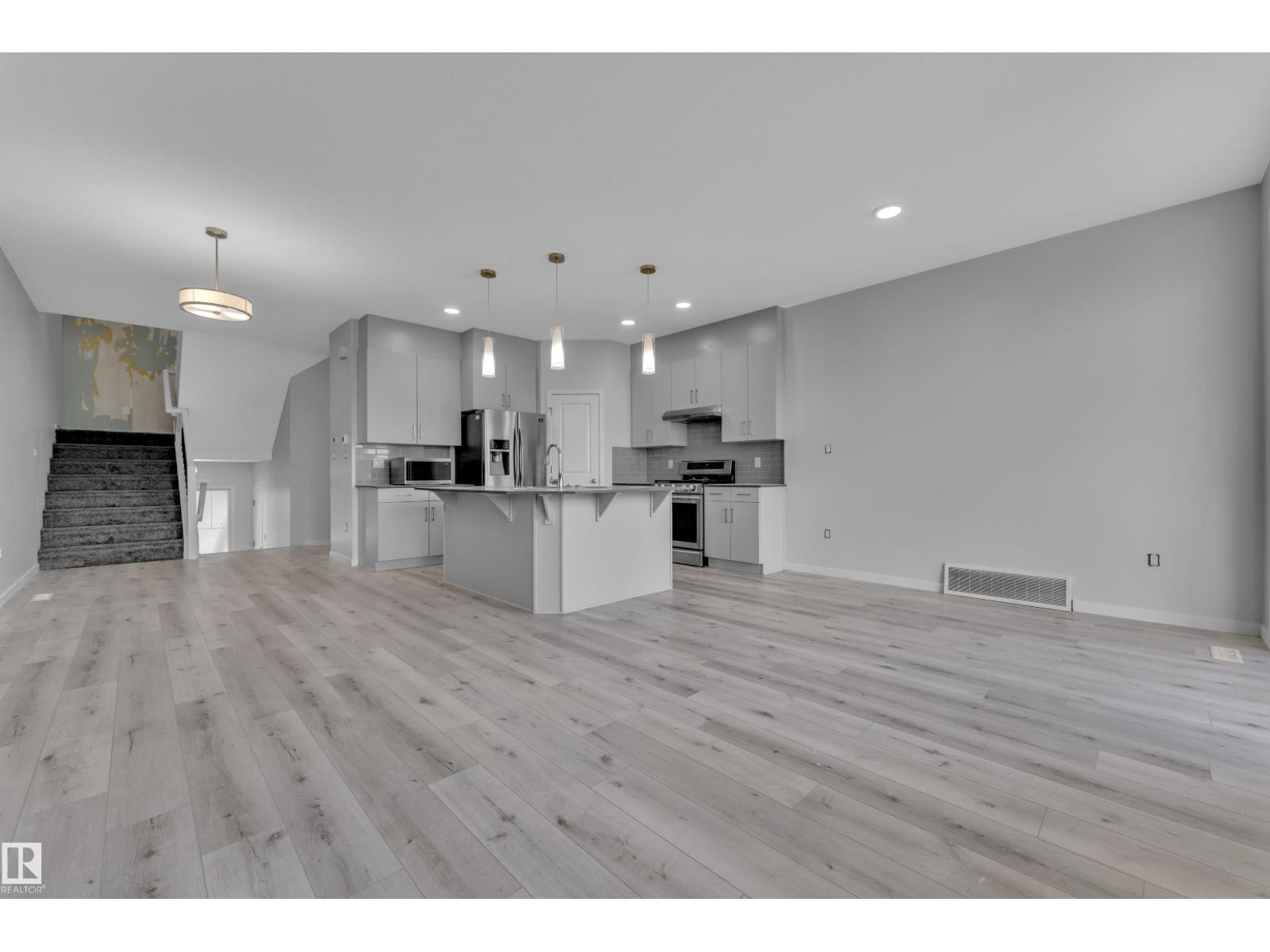 2268 Chokecherry Cl Sw Property Photo 8