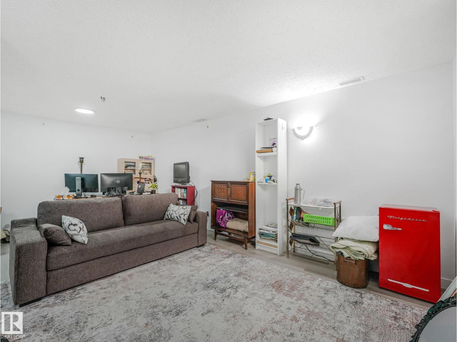 8 Craigen Co Property Photo 25
