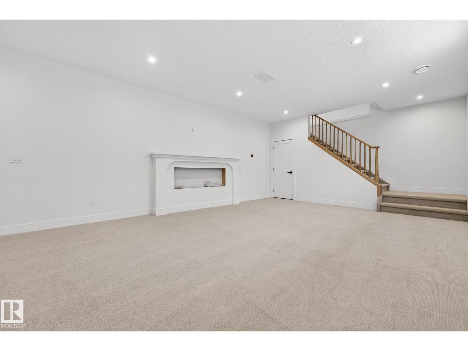 14004 89a Av Nw Property Photo 53