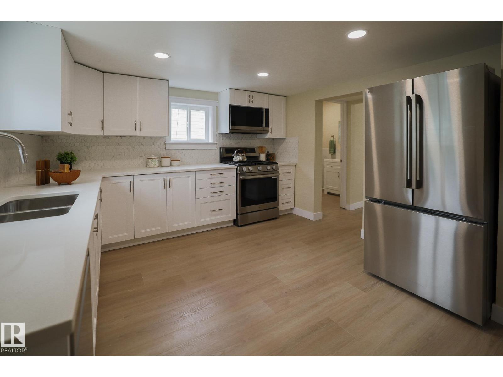 11536 95a St Nw Property Photo 3