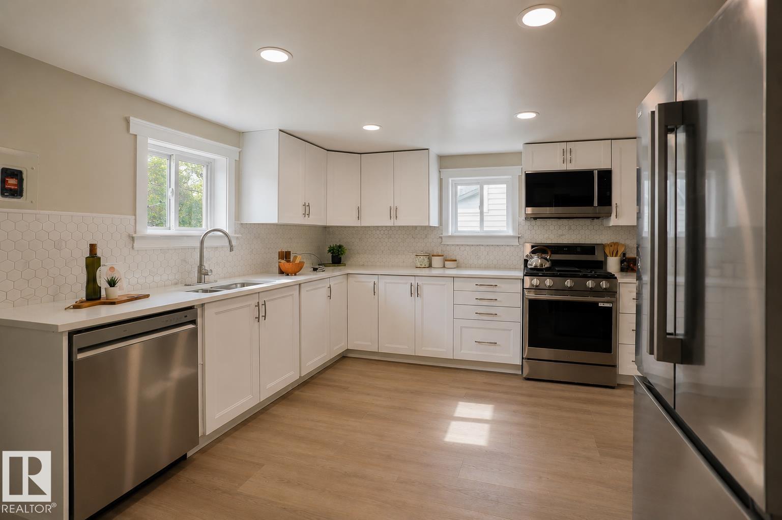 11536 95a St Nw Property Photo 4