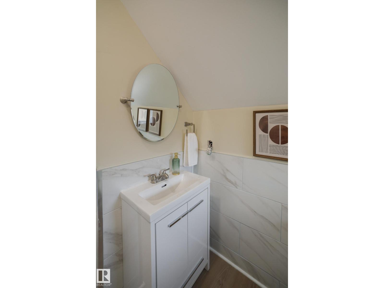 11536 95a St Nw Property Photo 17