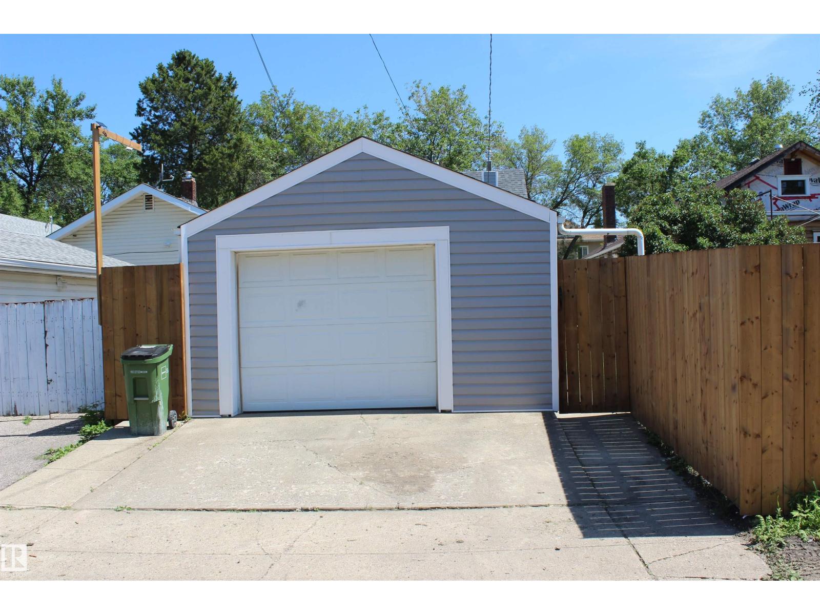 11536 95a St Nw Property Photo 29