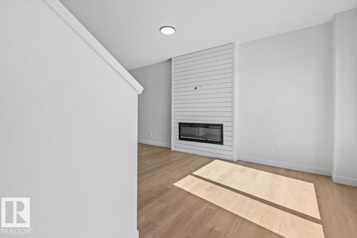 18 Juniper Wd Property Photo 6