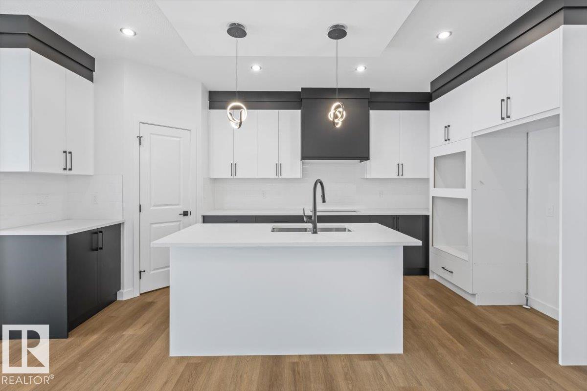 18 Juniper Wd Property Photo 11