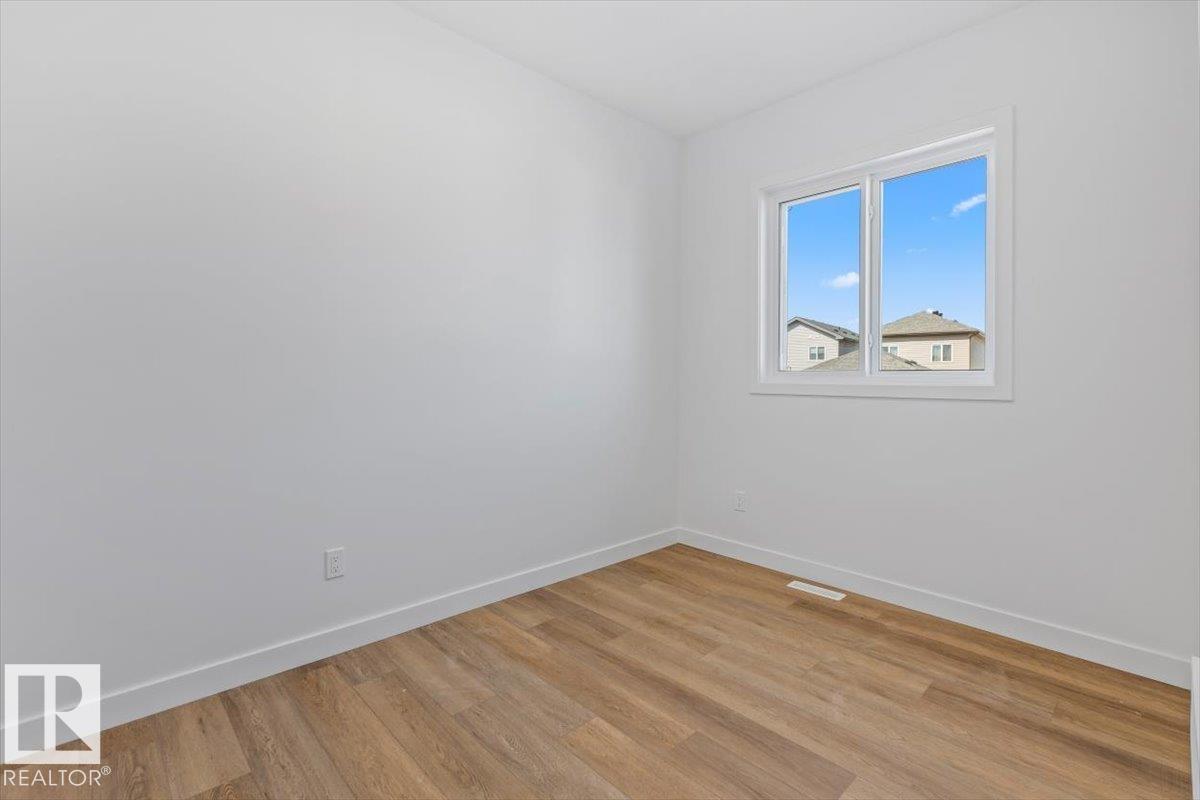 18 Juniper Wd Property Photo 16