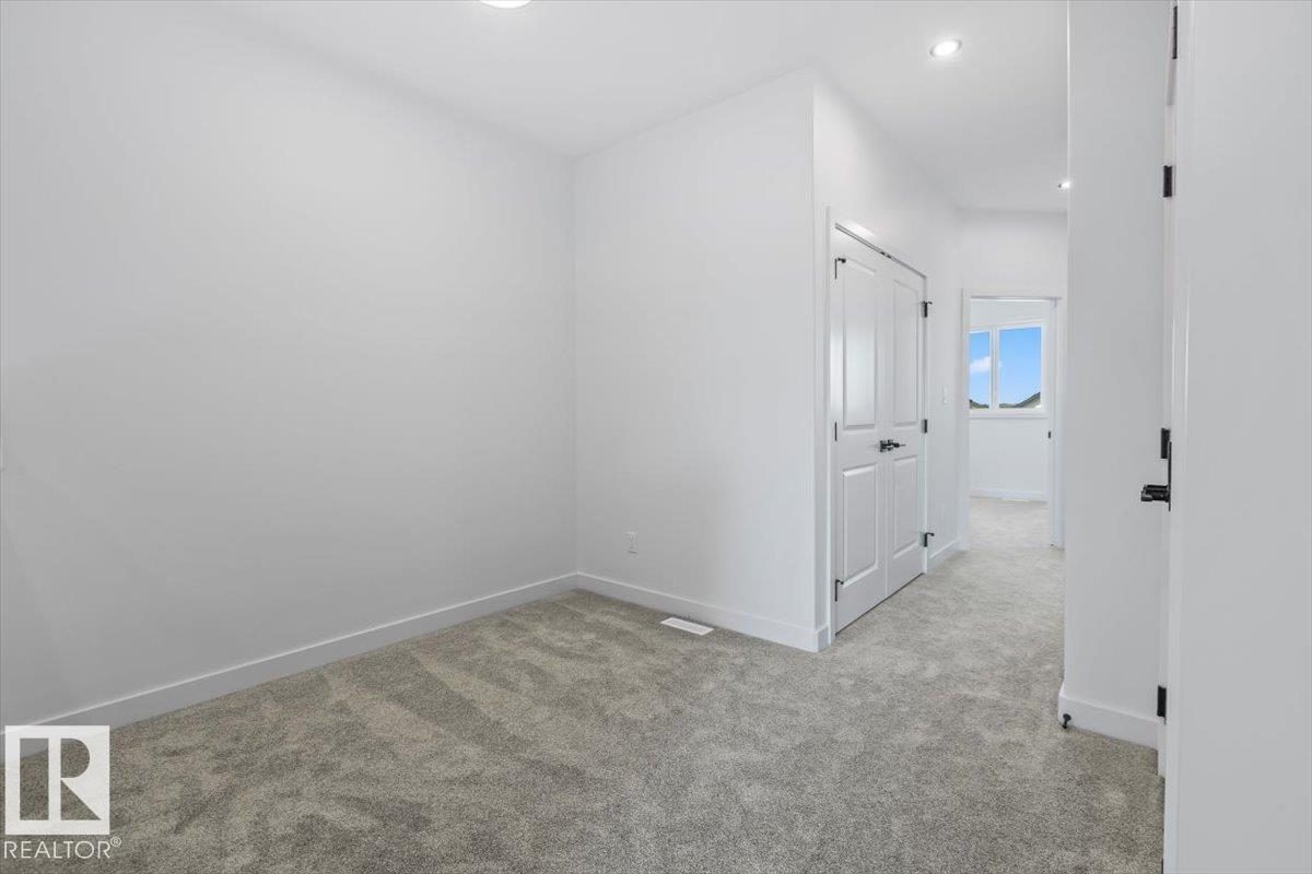 18 Juniper Wd Property Photo 19