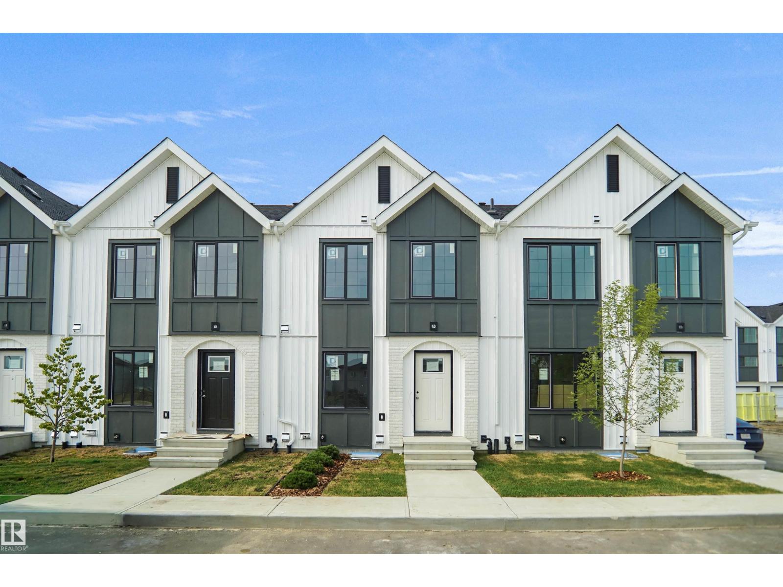 #53 4825 120 ST NW