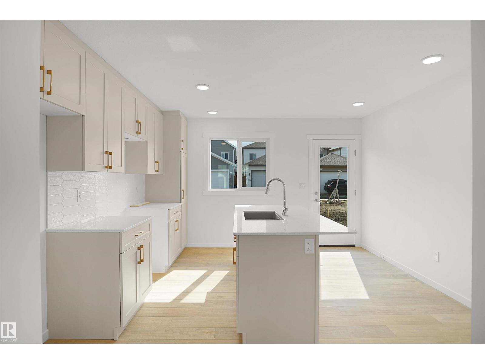 2119 210 St Nw Property Photo 10