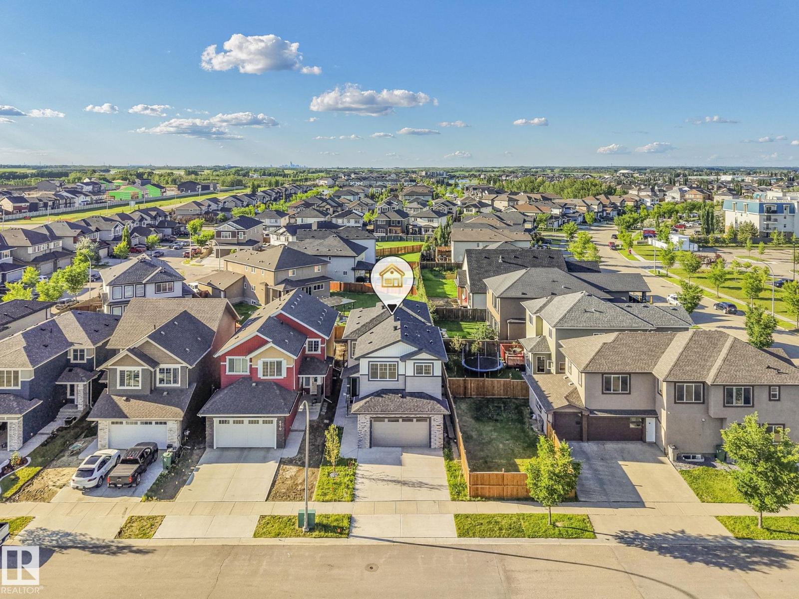 6608 51 Av Property Photo 3