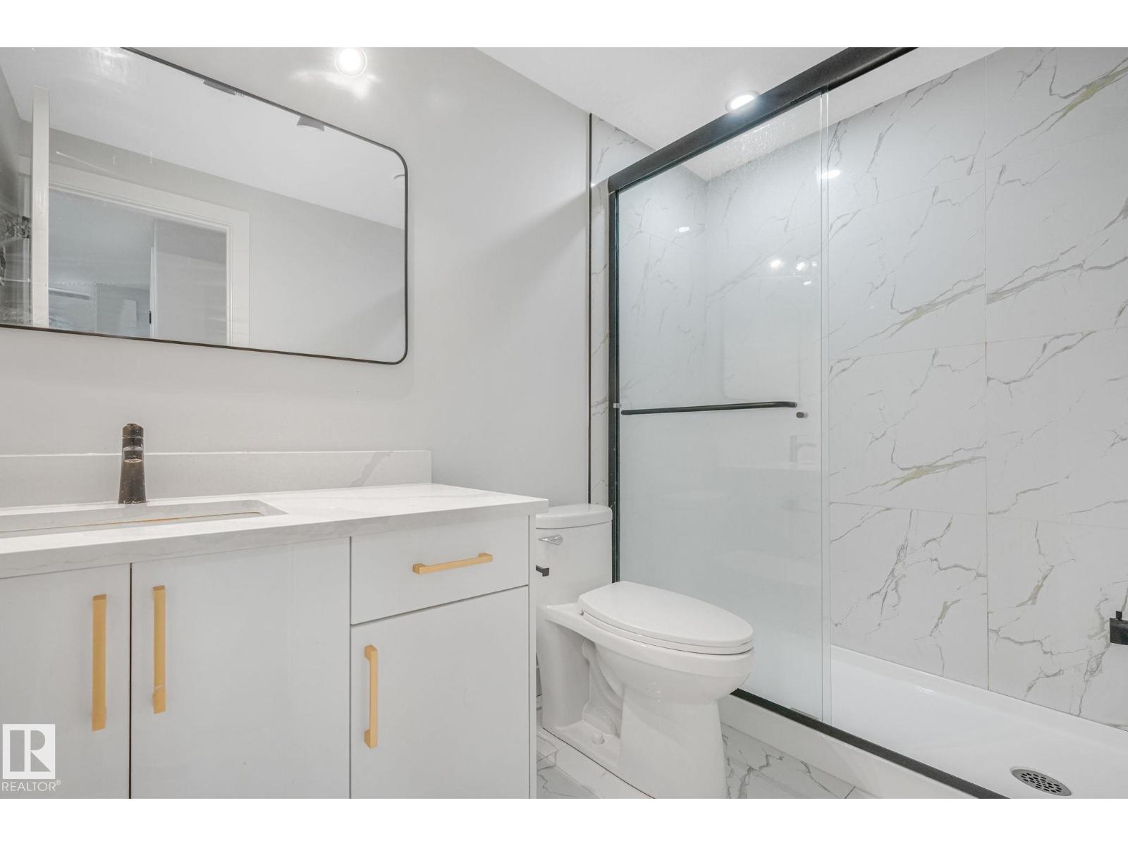 6608 51 Av Property Photo 6