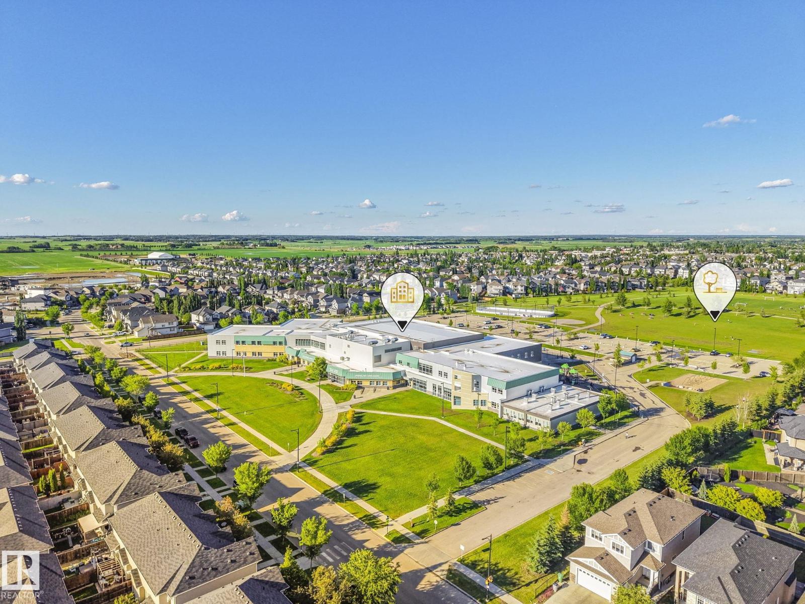 6608 51 Av Property Photo 16