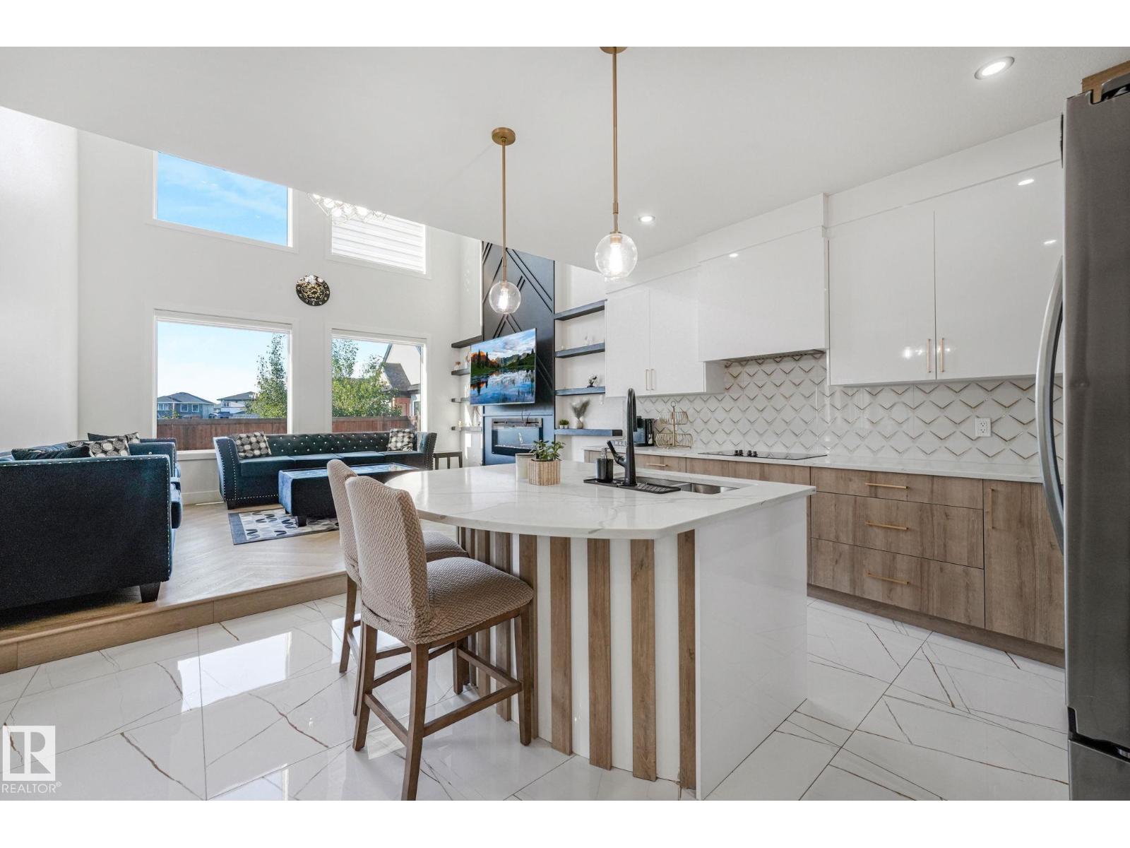 6608 51 Av Property Photo 23
