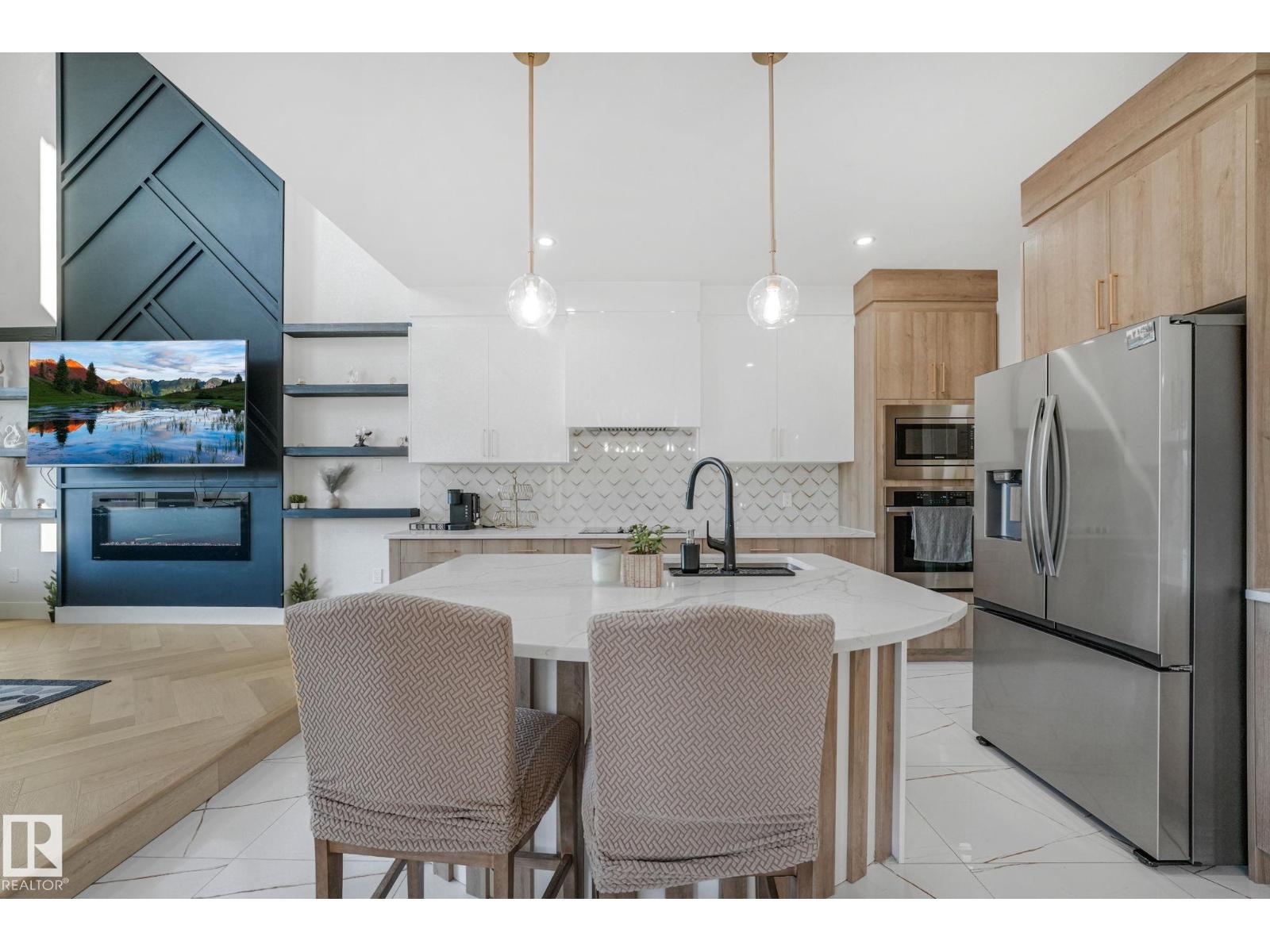 6608 51 Av Property Photo 24