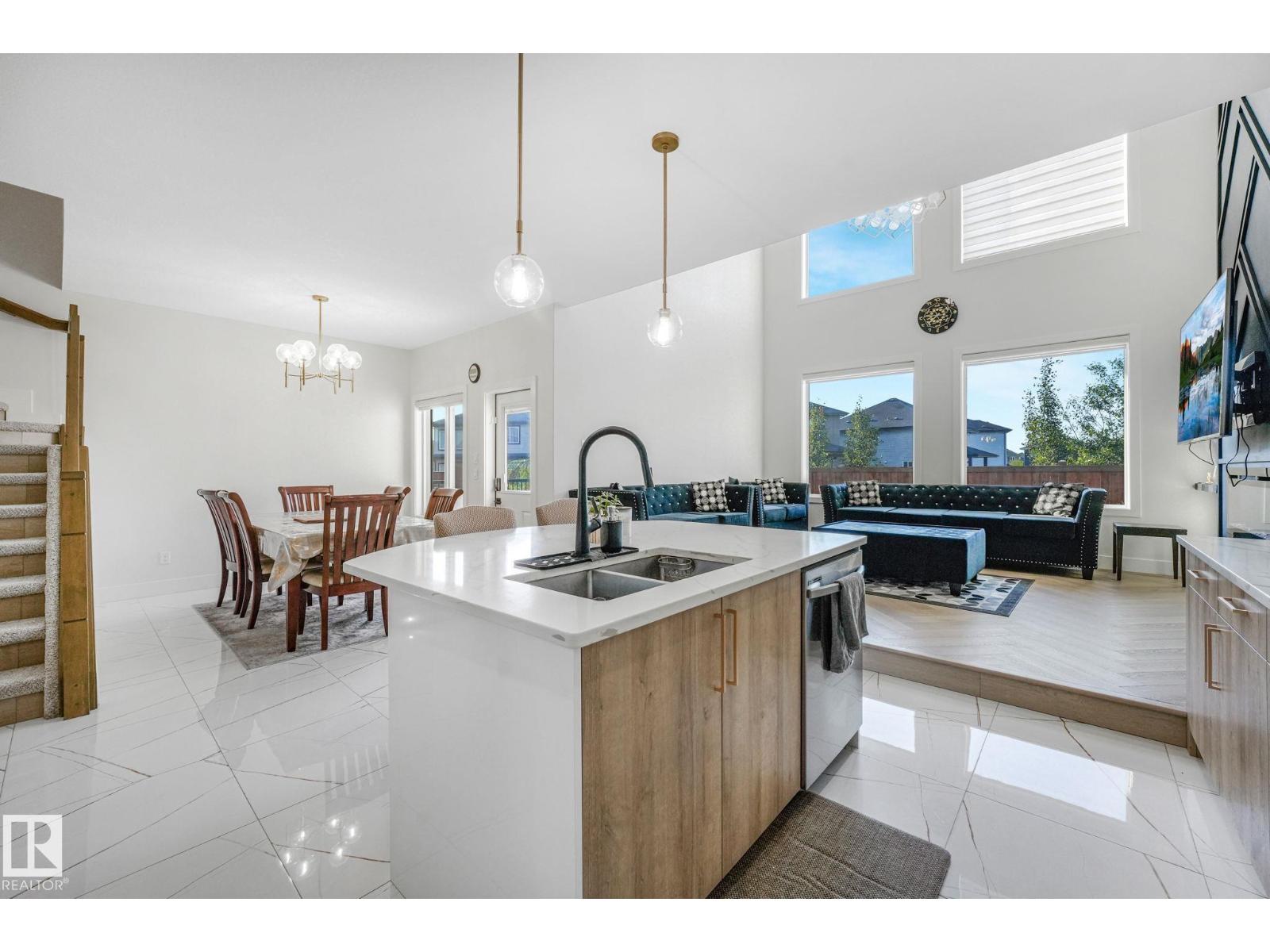 6608 51 Av Property Photo 25