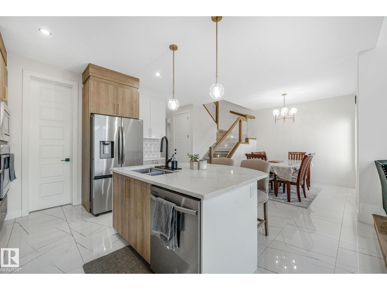 6608 51 Av Property Photo 26