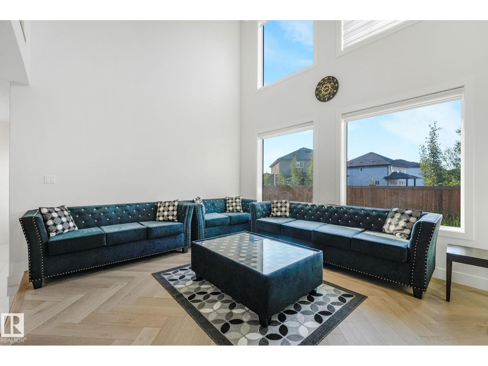 6608 51 Av Property Photo 29