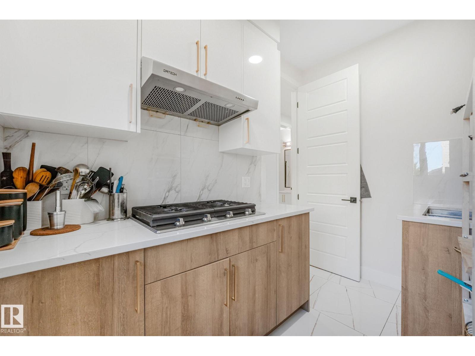 6608 51 Av Property Photo 33