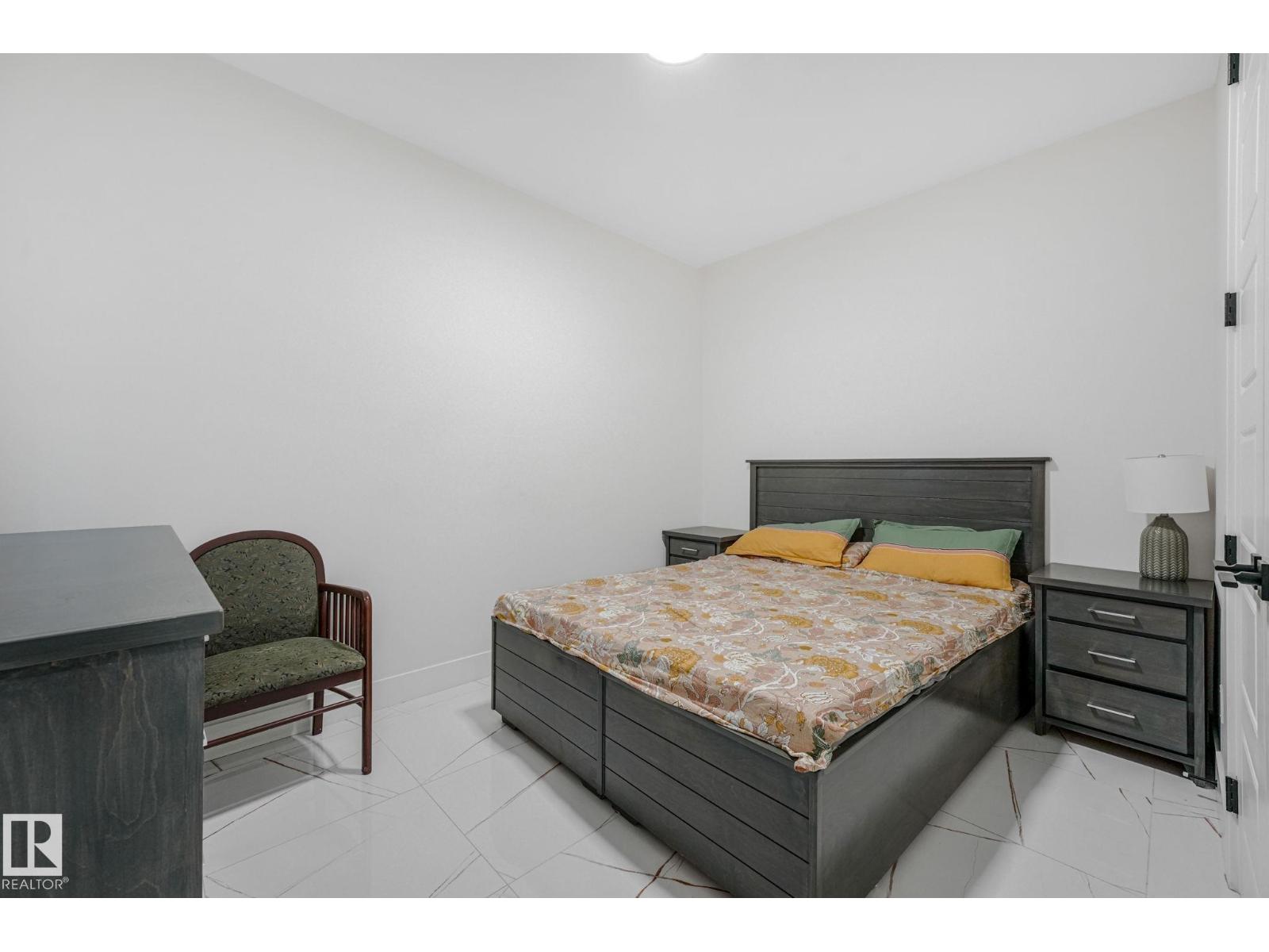 6608 51 Av Property Photo 39