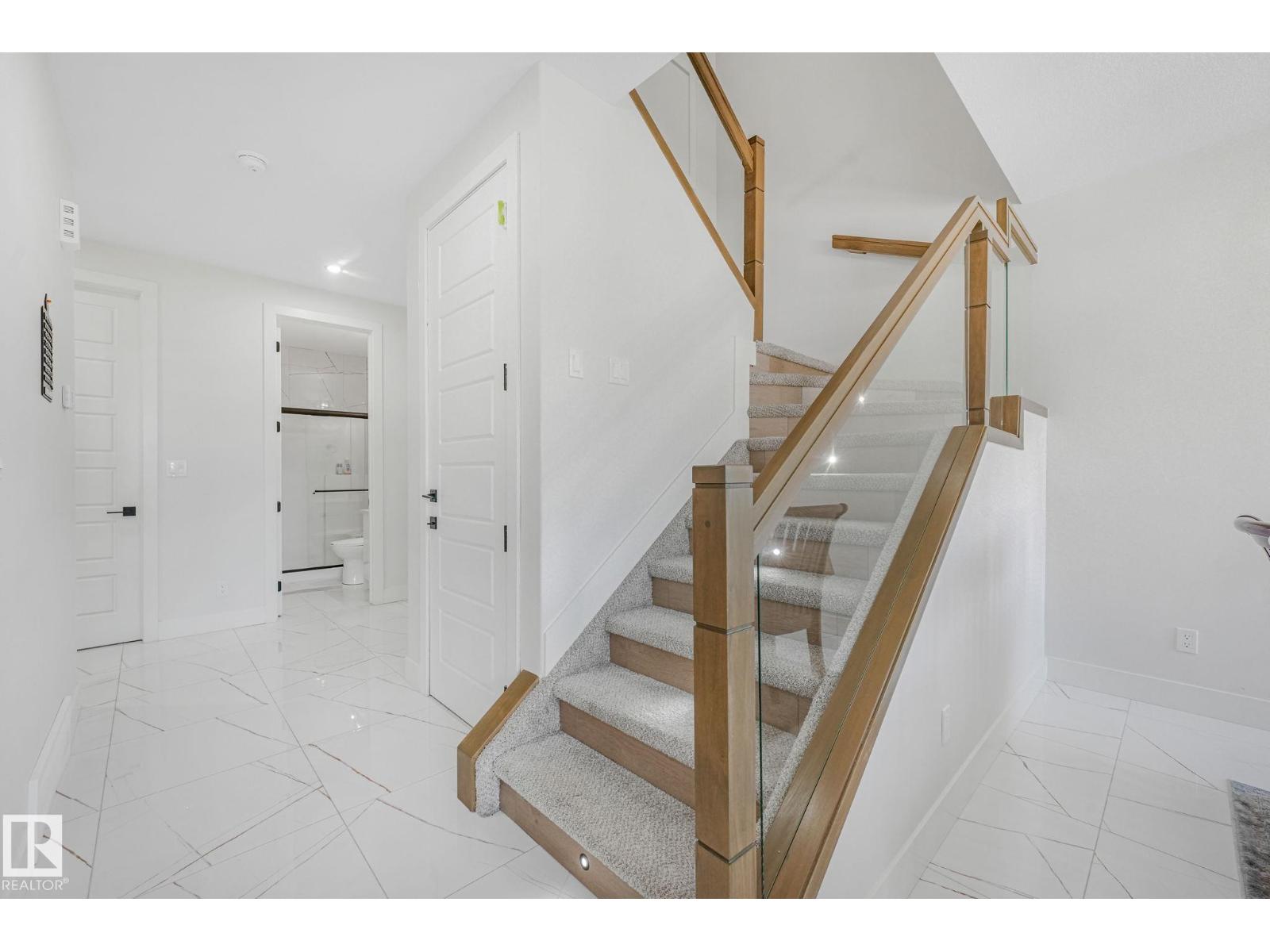 6608 51 Av Property Photo 41