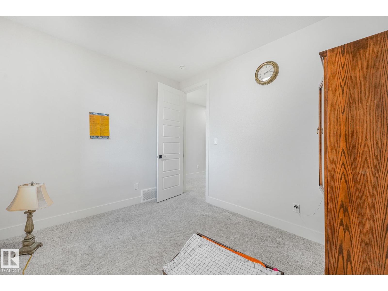 6608 51 Av Property Photo 45