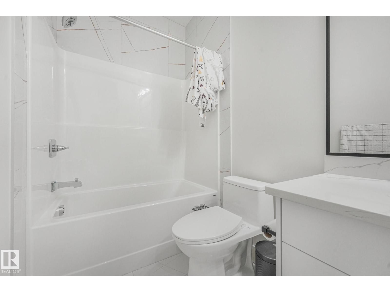 6608 51 Av Property Photo 50