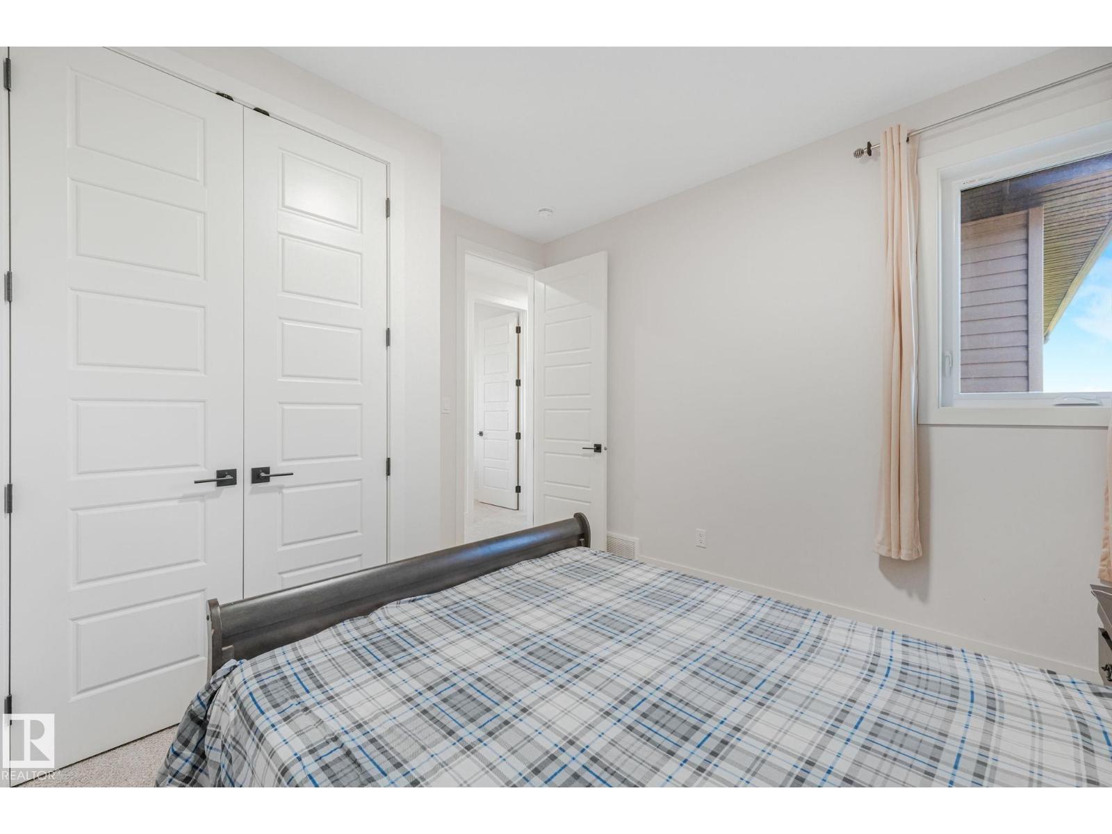 6608 51 Av Property Photo 54