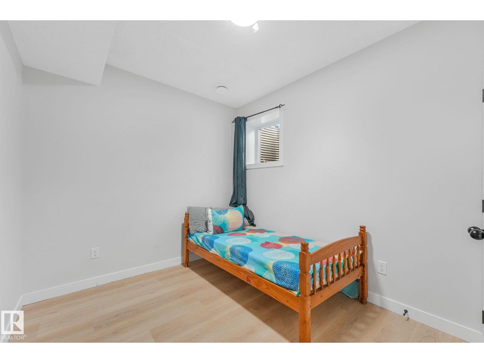 6608 51 Av Property Photo 70