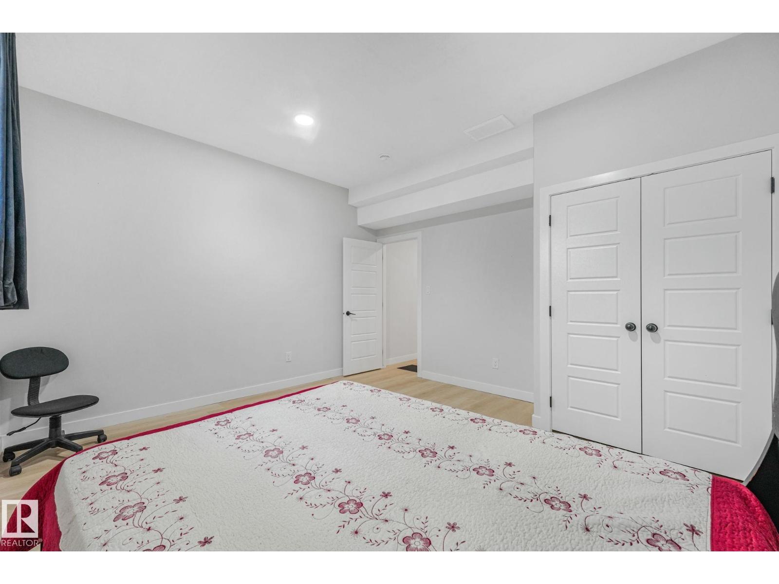 6608 51 Av Property Photo 72