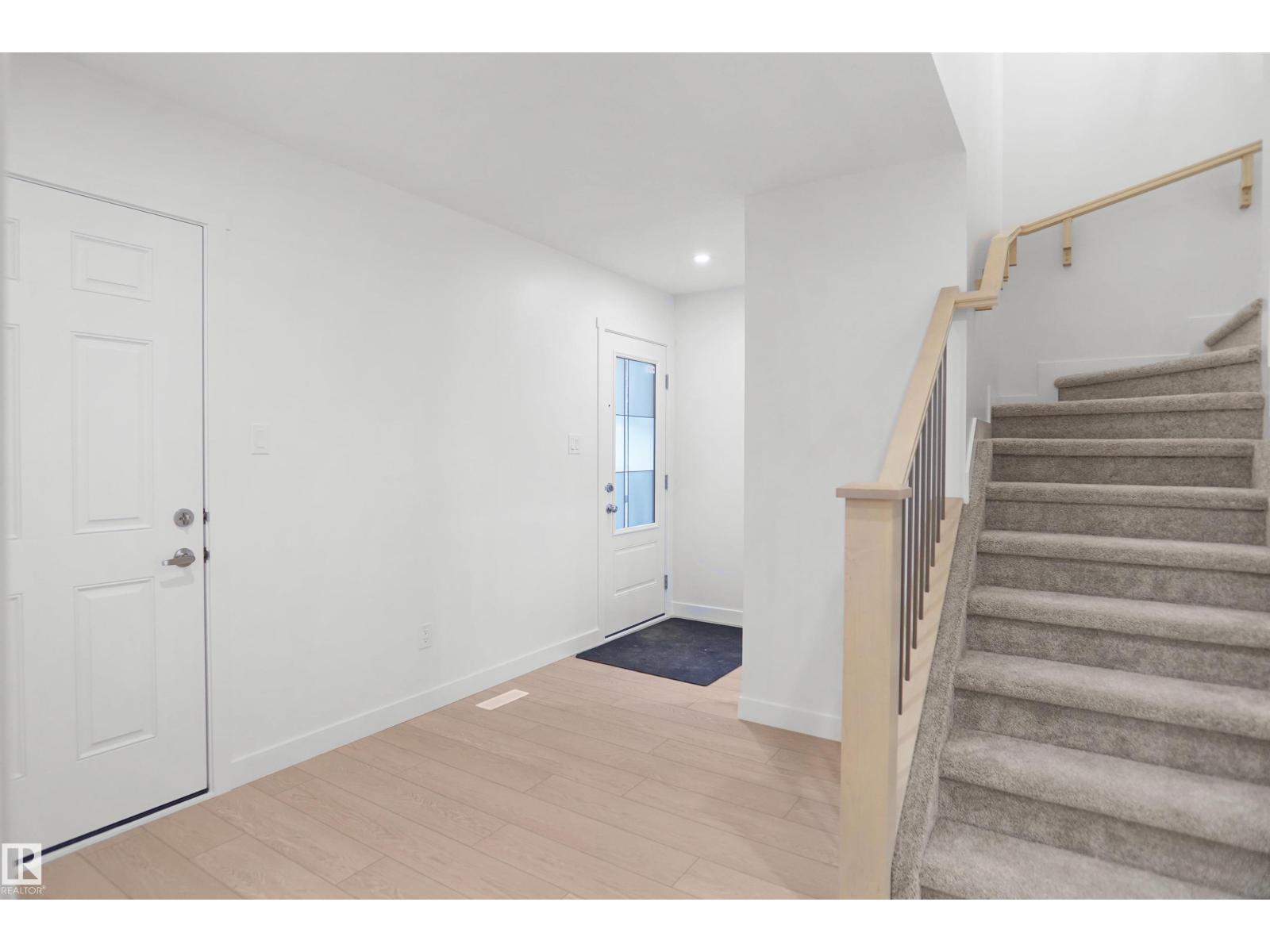 1408 11 St Nw Property Photo 2