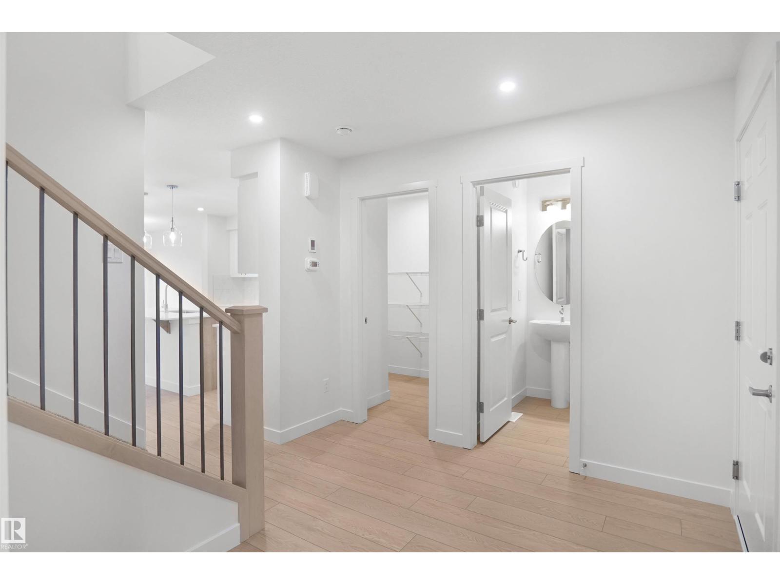 1408 11 St Nw Property Photo 3