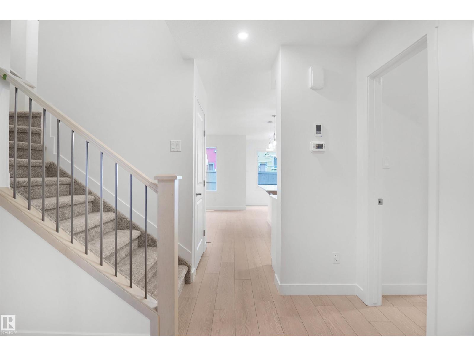 1408 11 St Nw Property Photo 4