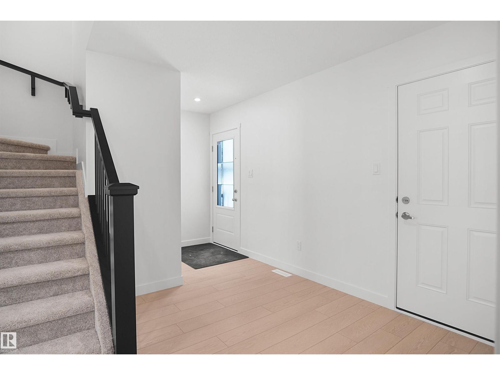 1410 11 St Nw Property Photo 2