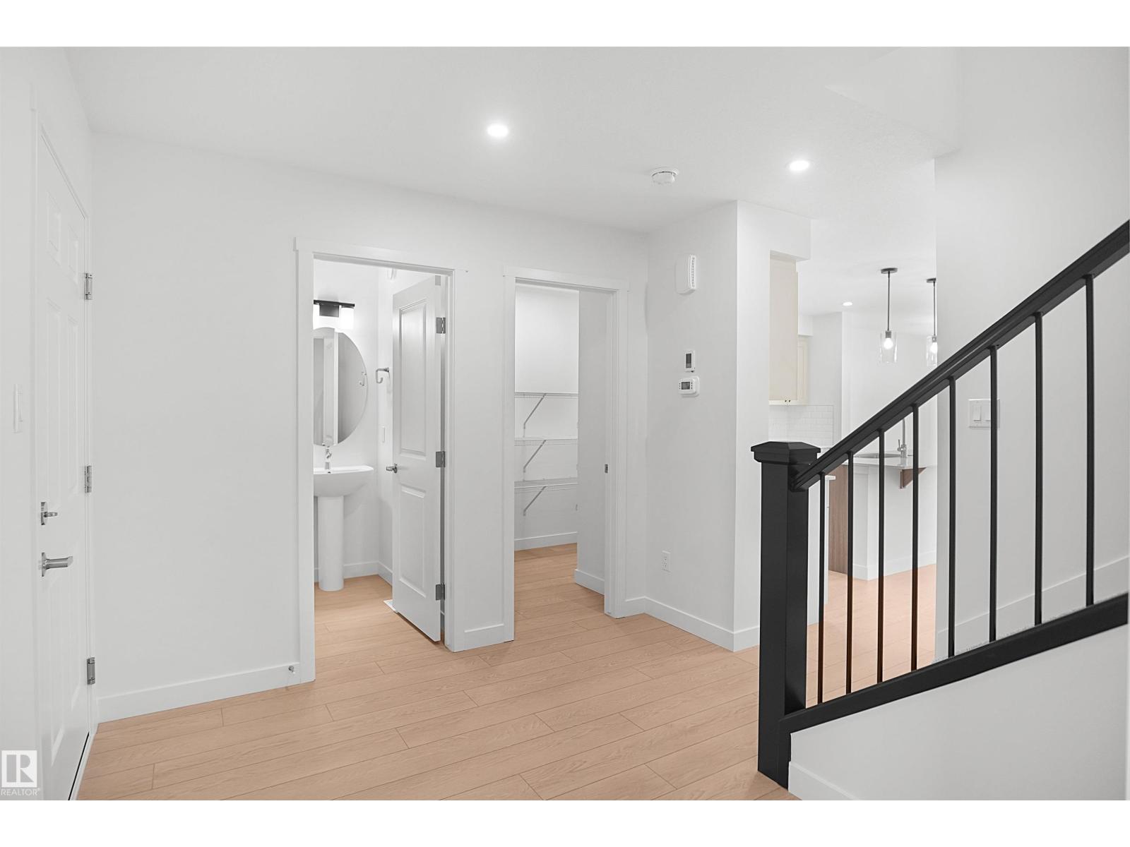 1410 11 St Nw Property Photo 4