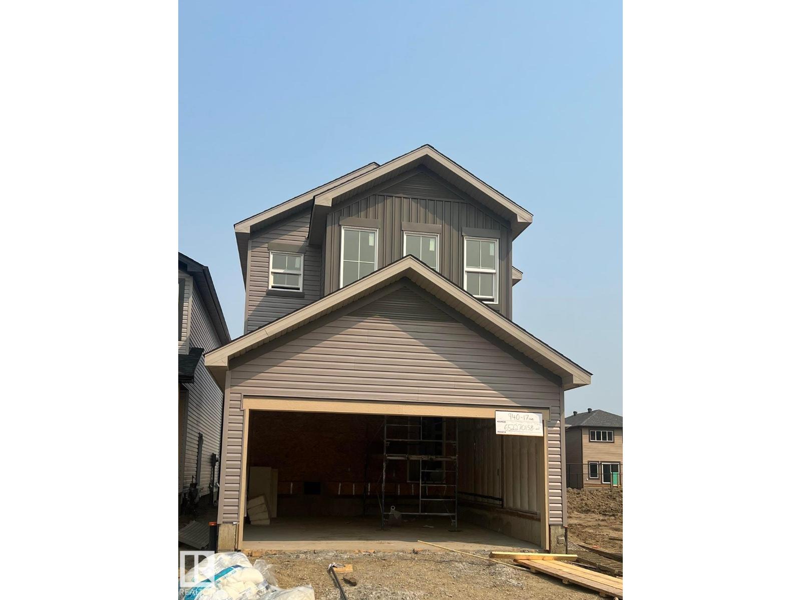 940 17 Av Nw Property Photo 1