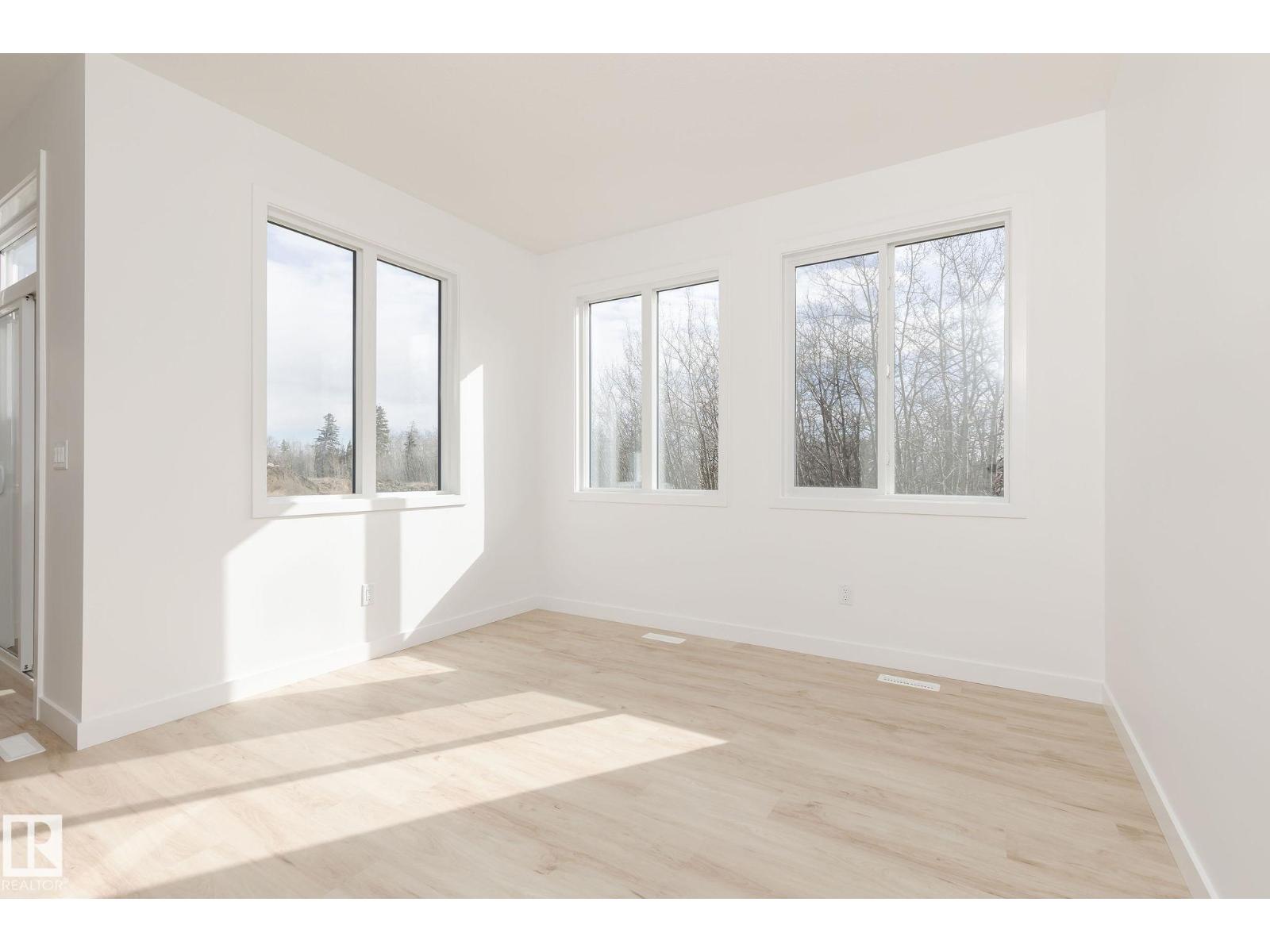 2627 62 St Sw Property Photo 9