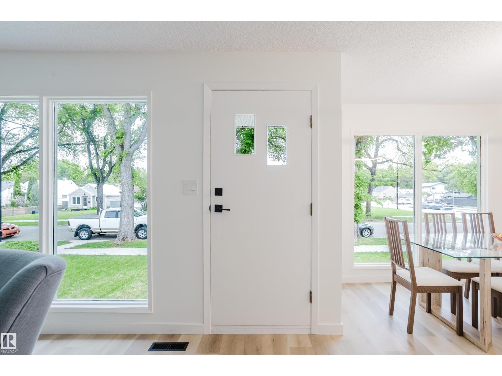 11208 69 St Nw Property Photo 2