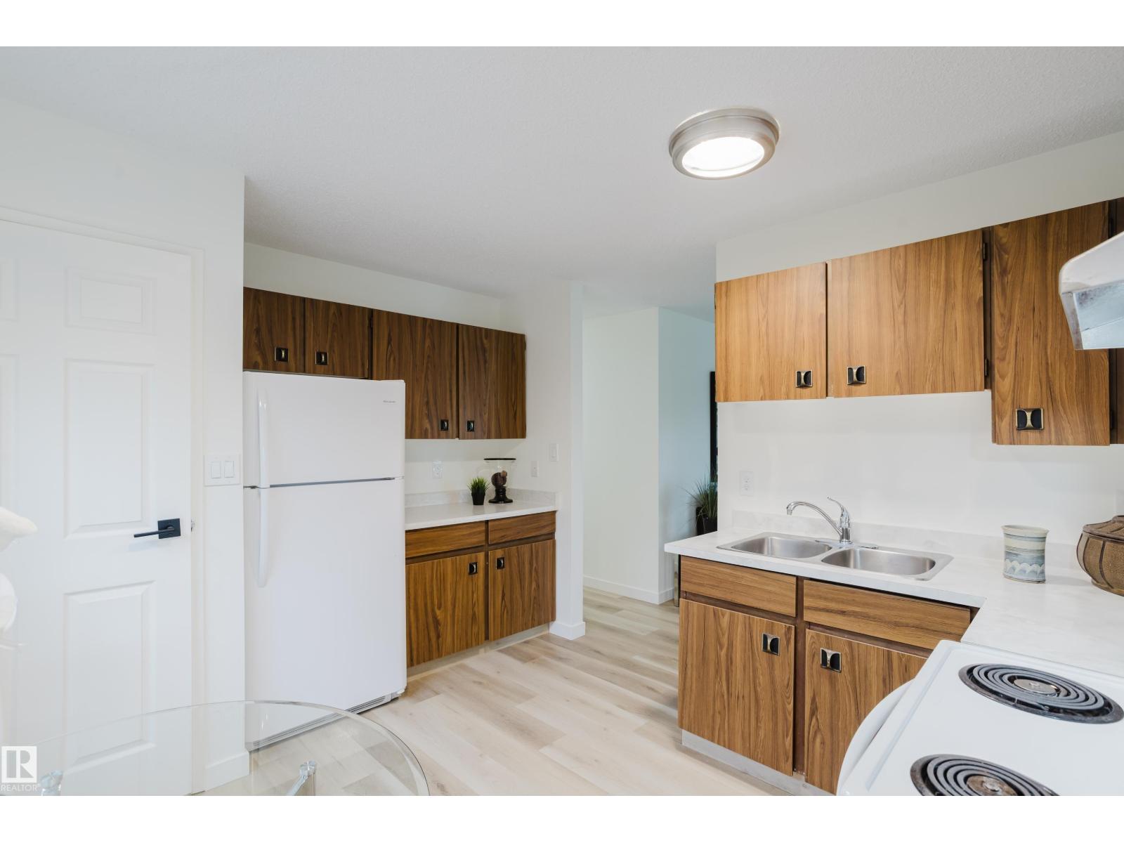 11208 69 St Nw Property Photo 17