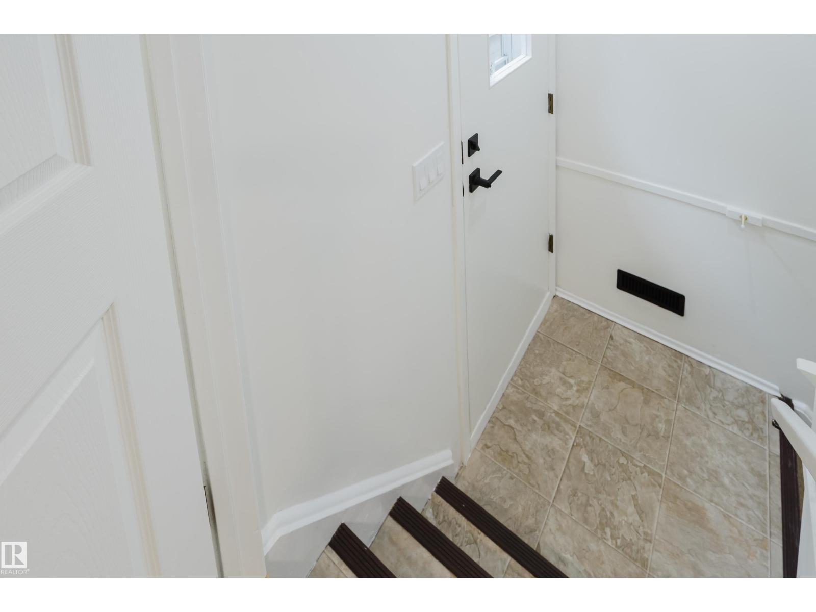 11208 69 St Nw Property Photo 31