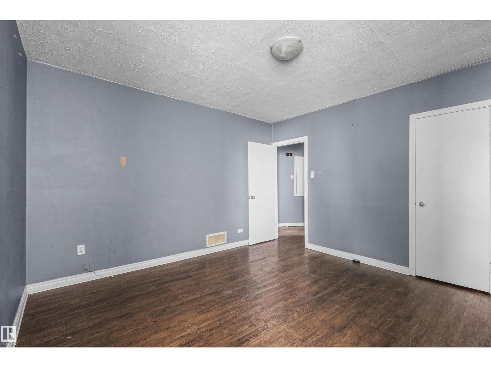 7520 106 St Nw Property Photo 7