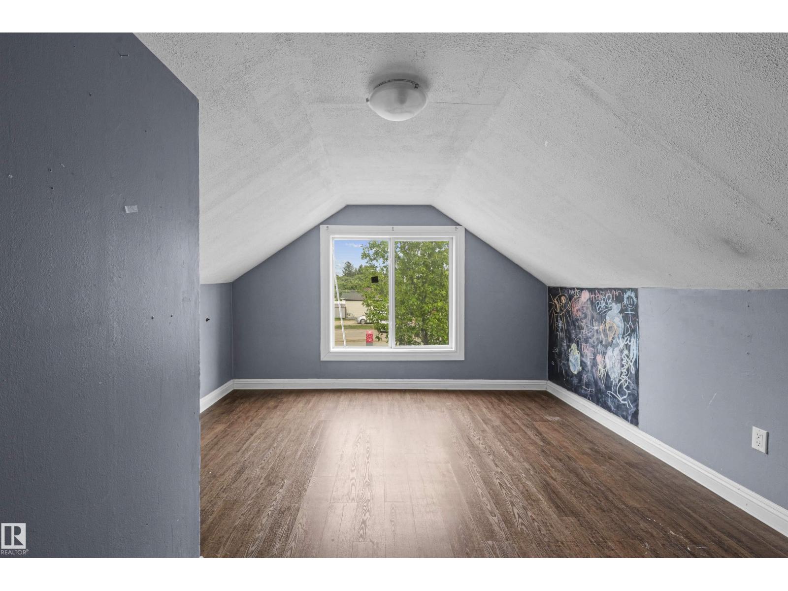 7520 106 St Nw Property Photo 24