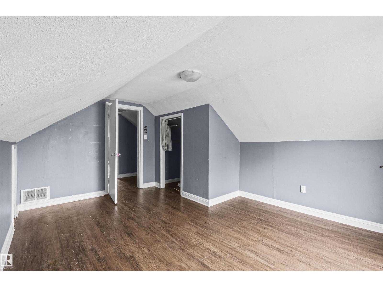 7520 106 St Nw Property Photo 29