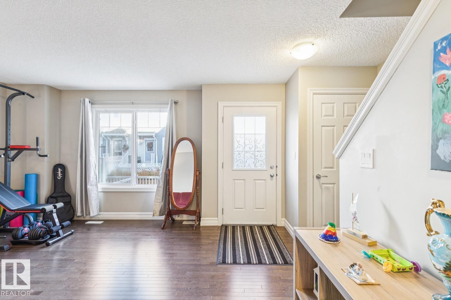 #46 5317 3 Av Sw Property Photo 10